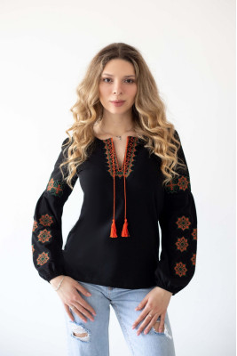 Вишиванка жіноча